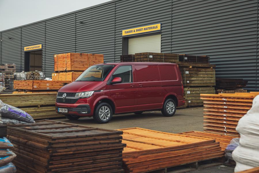  Volkswagen Transporter Van (T6.1) 2020 года  (UK) (фото 5 из 32)